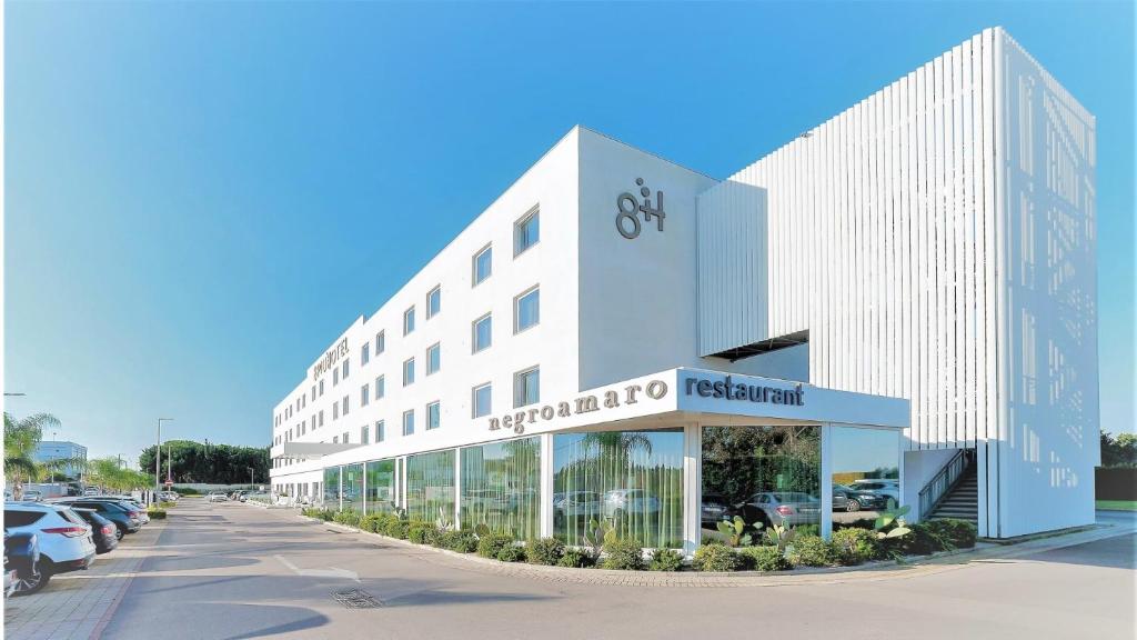 8Piuhotel photo 2