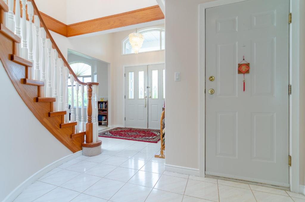 Great Guest Suite in a Gorgeous House photo 4
