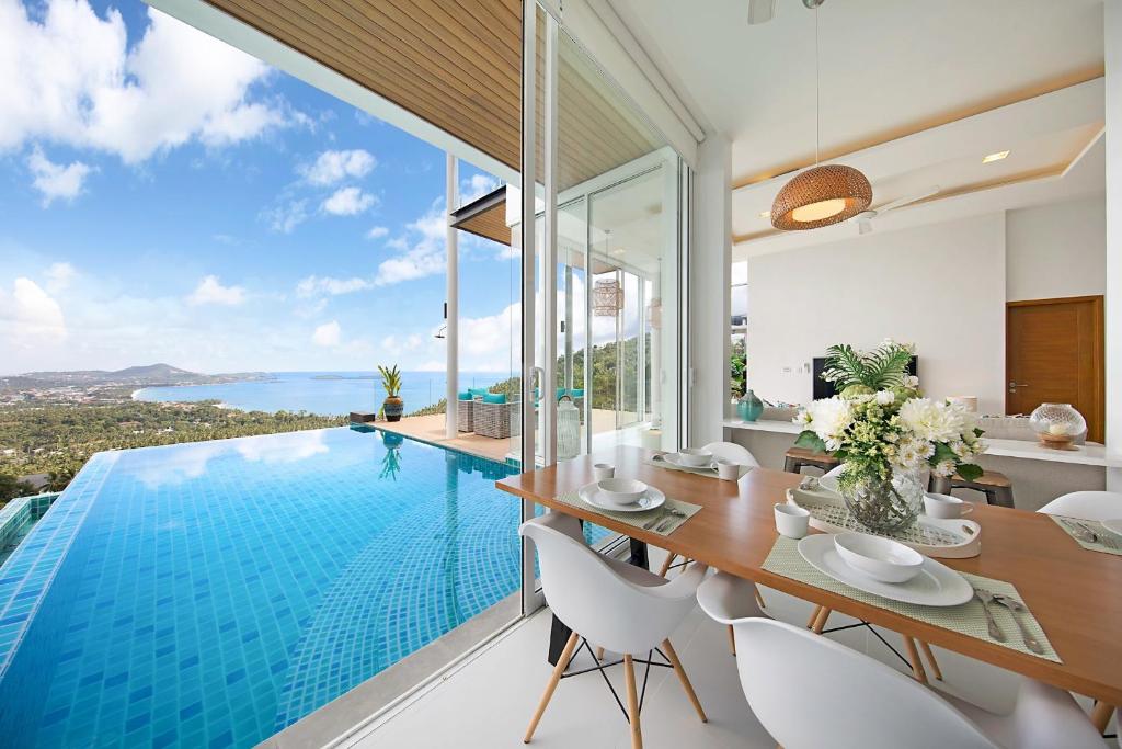 Stunning Blue Sea Villa 3BDRM Infinity Pool photo 1