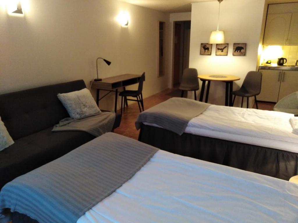 Трехместный (Улучшенный трехместный номер), Hotel Yöpuu