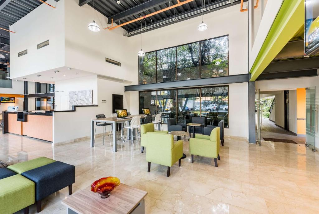 Wyndham Garden Guadalajara Expo Plaza del Sol photo 4