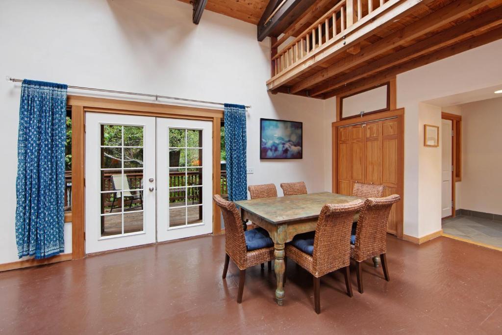 Huckleberry House photo 3