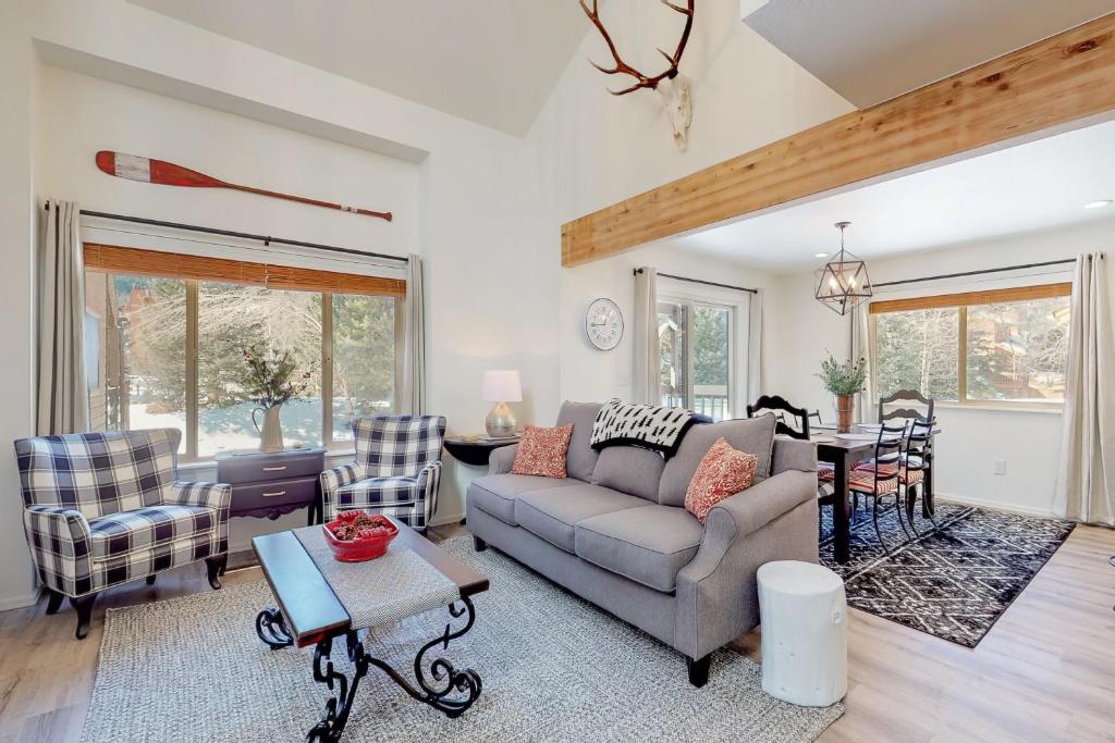 Mountainside Manor photo 4