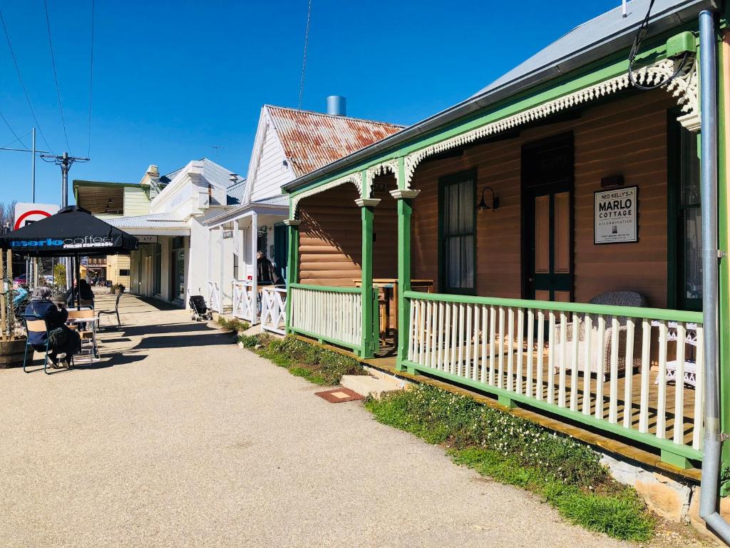Ned Kelly’s Marlo Cottage - in the best Beechworth location photo 1
