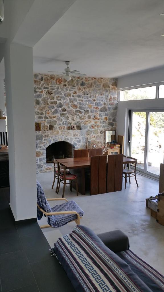 EliaPetra 4 Bedroom Villa with Plunge Pool and Yoga Studio access photo 2