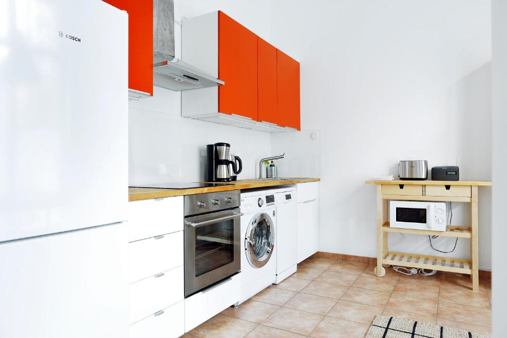 Apartment SWINE in Mitte - Cozy Family & Business Flair welcomes you - Rockchair Apartments photo 3