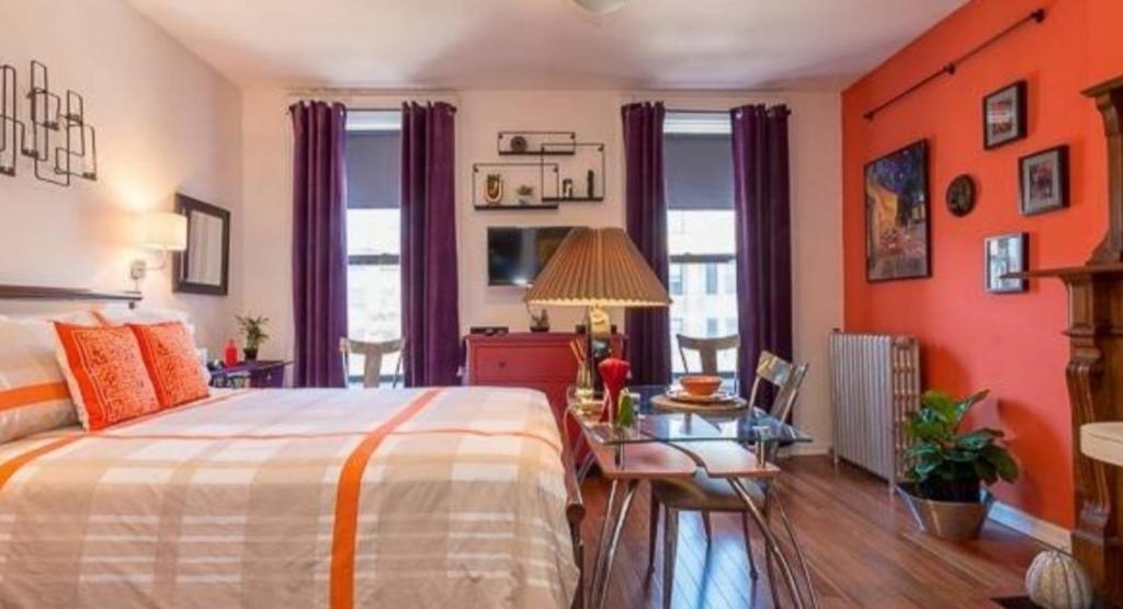 Fabulous Fully Furnished Studio Minutes From Times Square! image