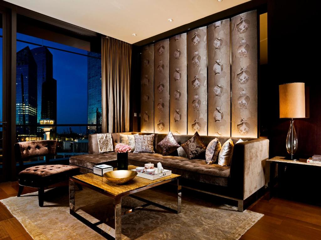 Сьюит (Тематический люкс), The Fullerton Bay Hotel Singapore