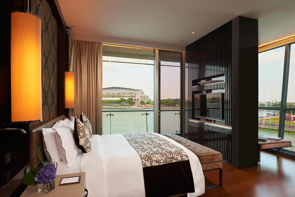 Сьюит (Тематический люкс), The Fullerton Bay Hotel Singapore