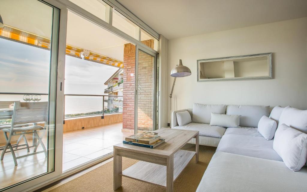 LUXURY GAVA BEACHFRONT APARTMENT BARCELONA photo 4