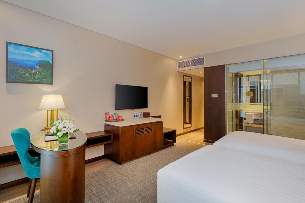 Двухместный (Superior Twin Room - Free Minibar Included), New Orient Hotel Da Nang