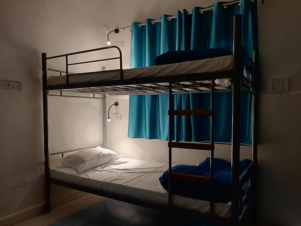 Номер (Кровать в общем 4-местном номере для мужчин и женщин), Joey's Hostel Agra
