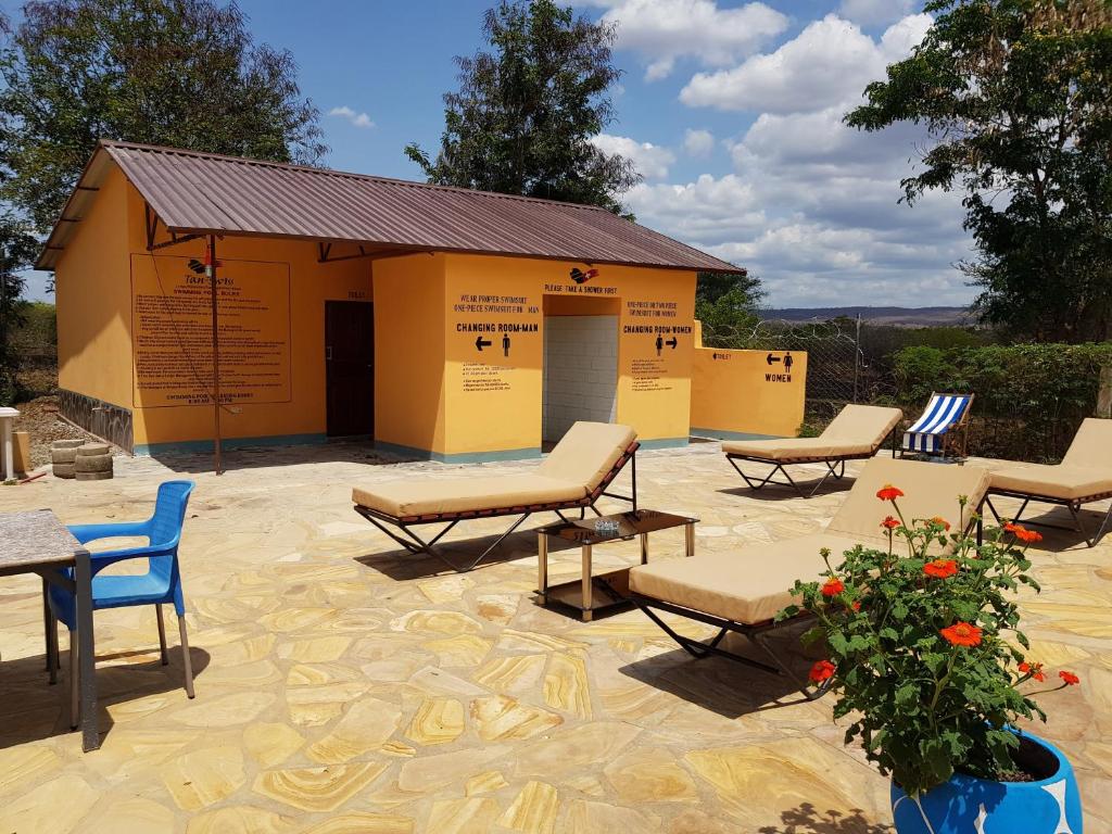 Tan-Swiss Lodge photo 2