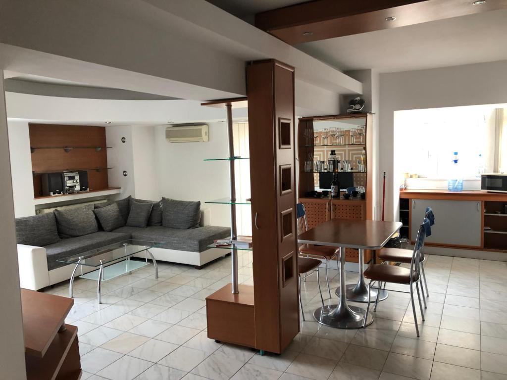 Unirii Square Lovely Apartment - Tap to explore photos