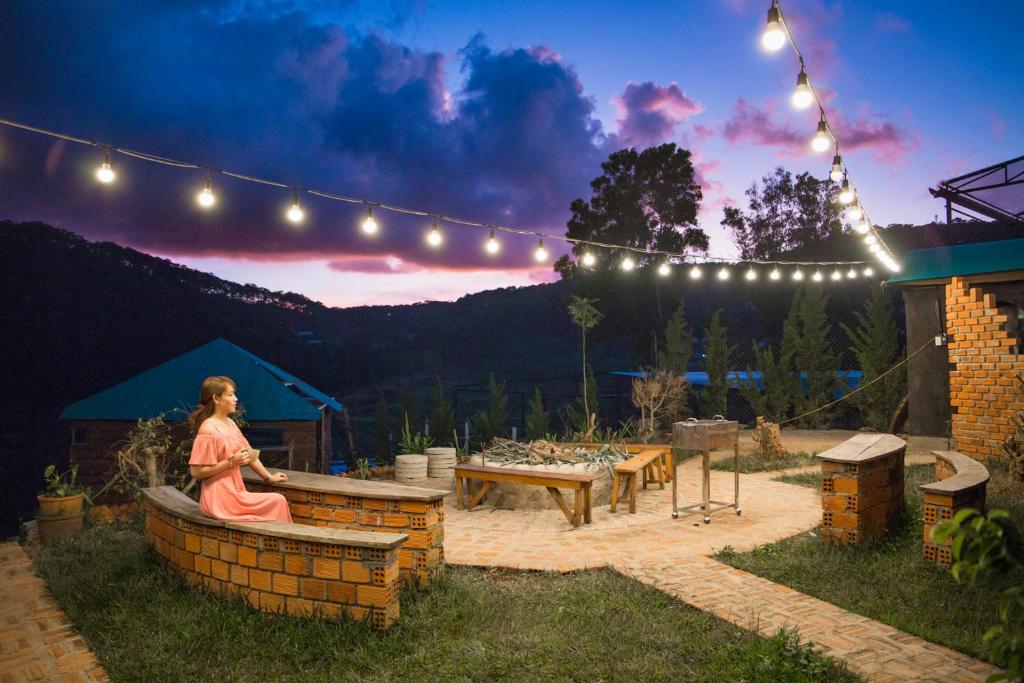 HOÀNG GIA TRANG, THE RUSTIC GARDEN