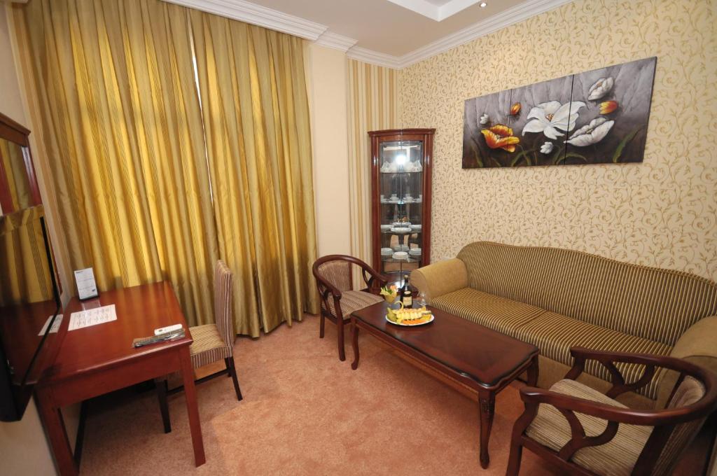 Сьюит (Люкс), Royal Hotel
