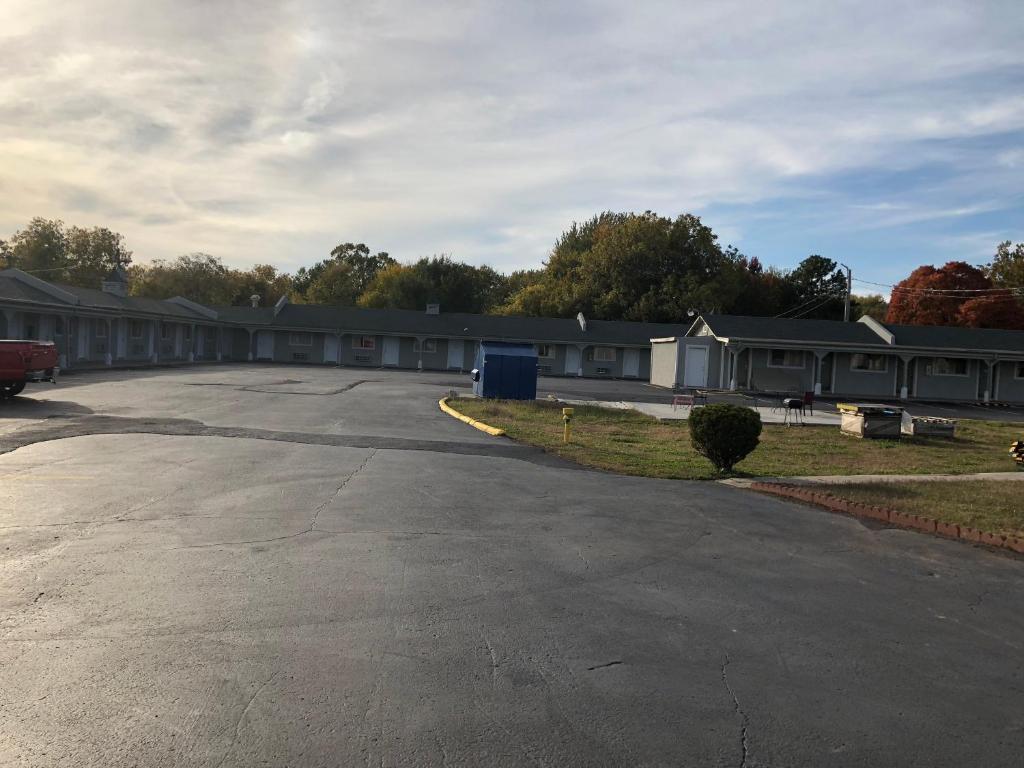 Dogwood Park Inn image
