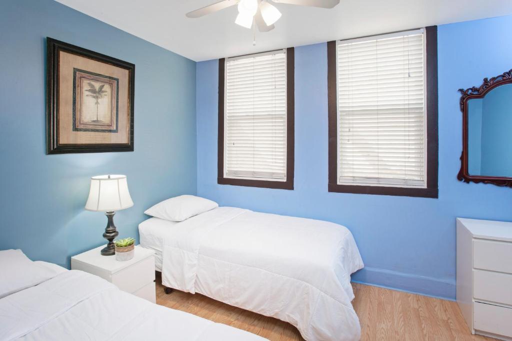 Двухместный (Private Two Bed Room – Shared Bathroom), Chicago Parthenon Hostel
