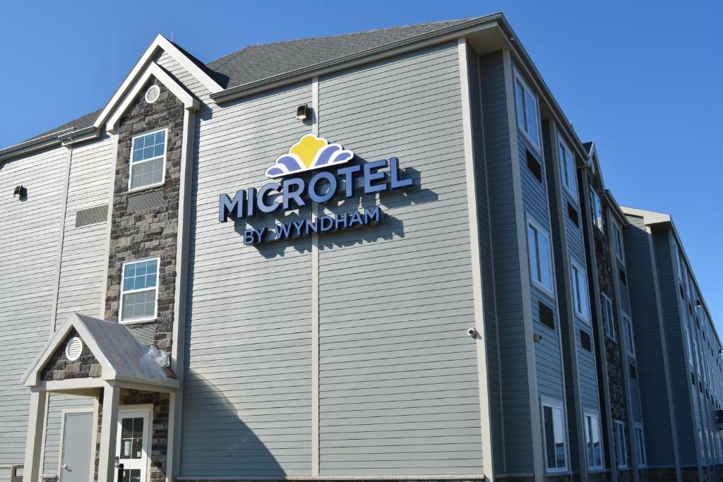 Microtel Inn & Suites by Wyndham Carlisle photo 1