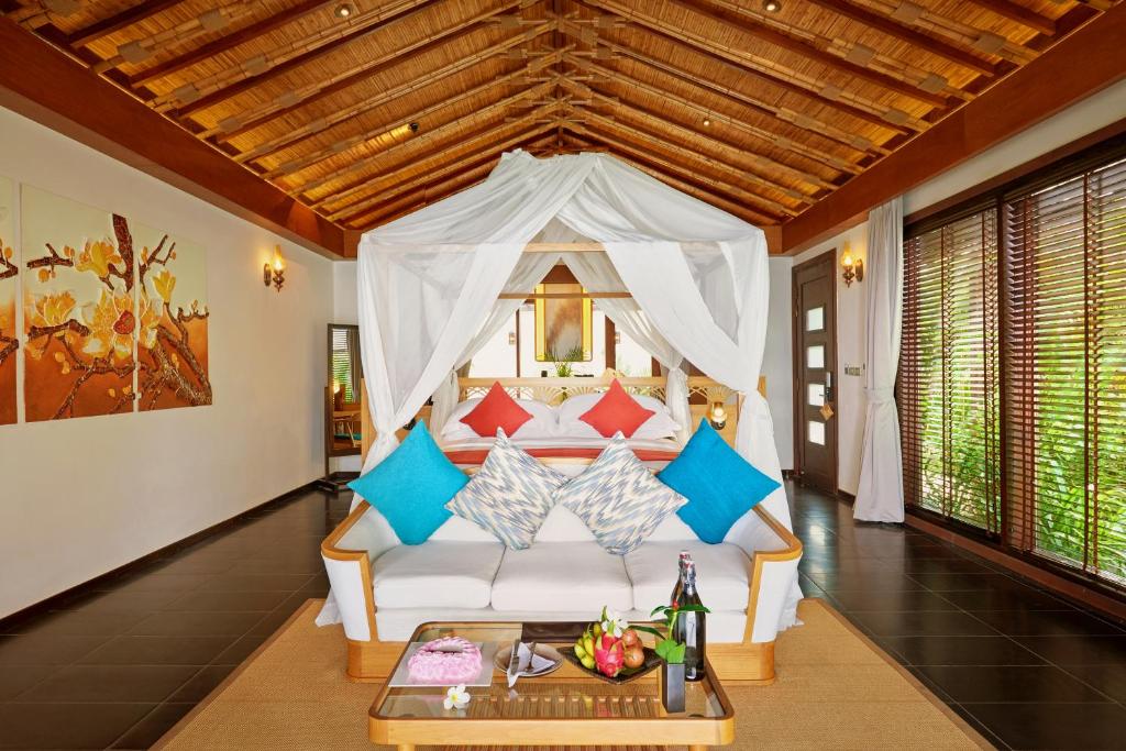 Вилла (Вилла с 1 спальней, видом на океан и собственным бассейном), Amiana Resort and Villas Nha Trang