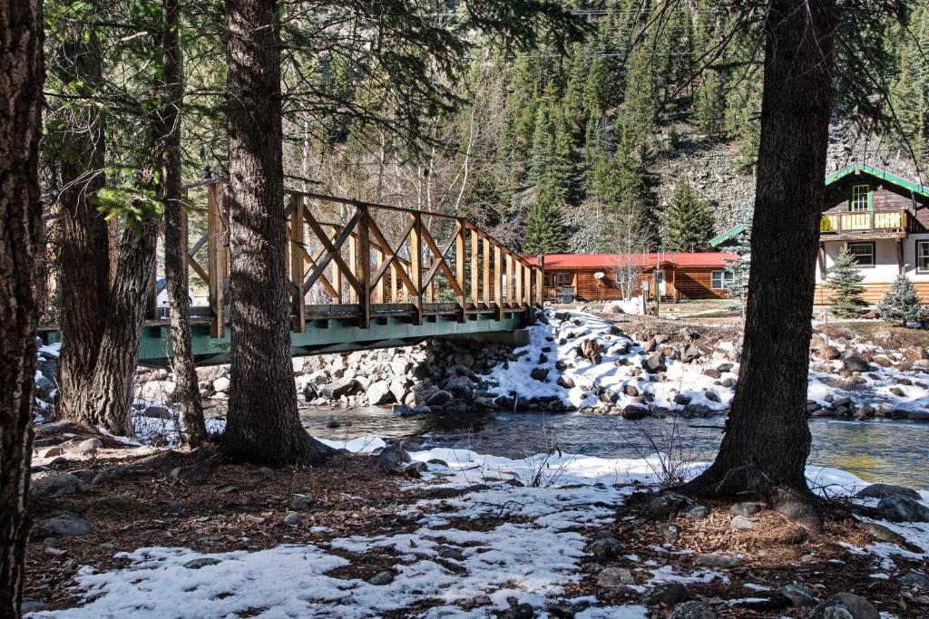 Eldora photo 2