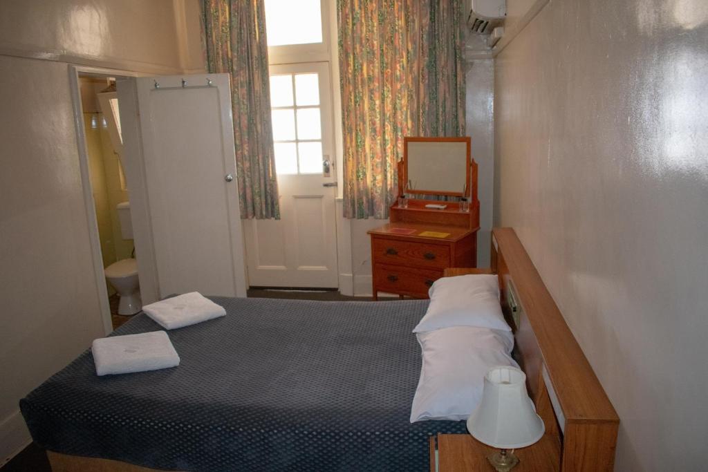 Castlereagh Hotel photo 4