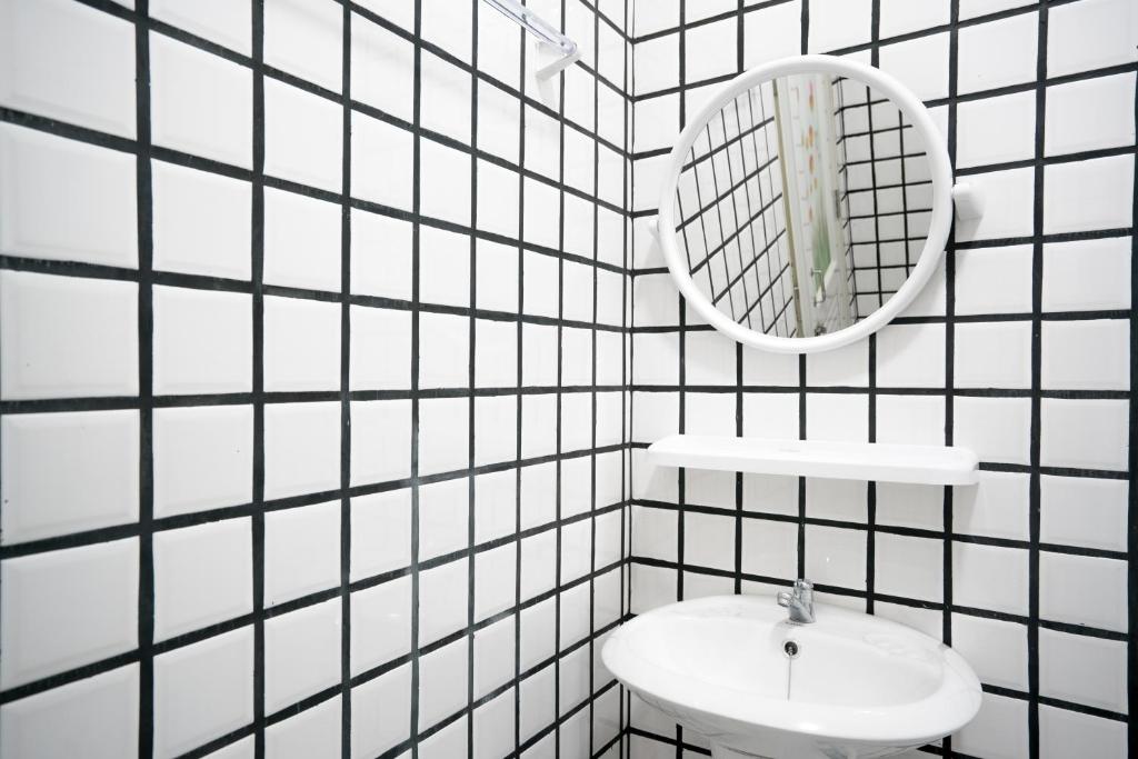 Двухместный (Бюджетный двухместный номер с 1 кроватью), Dhub Hostel Donmueng