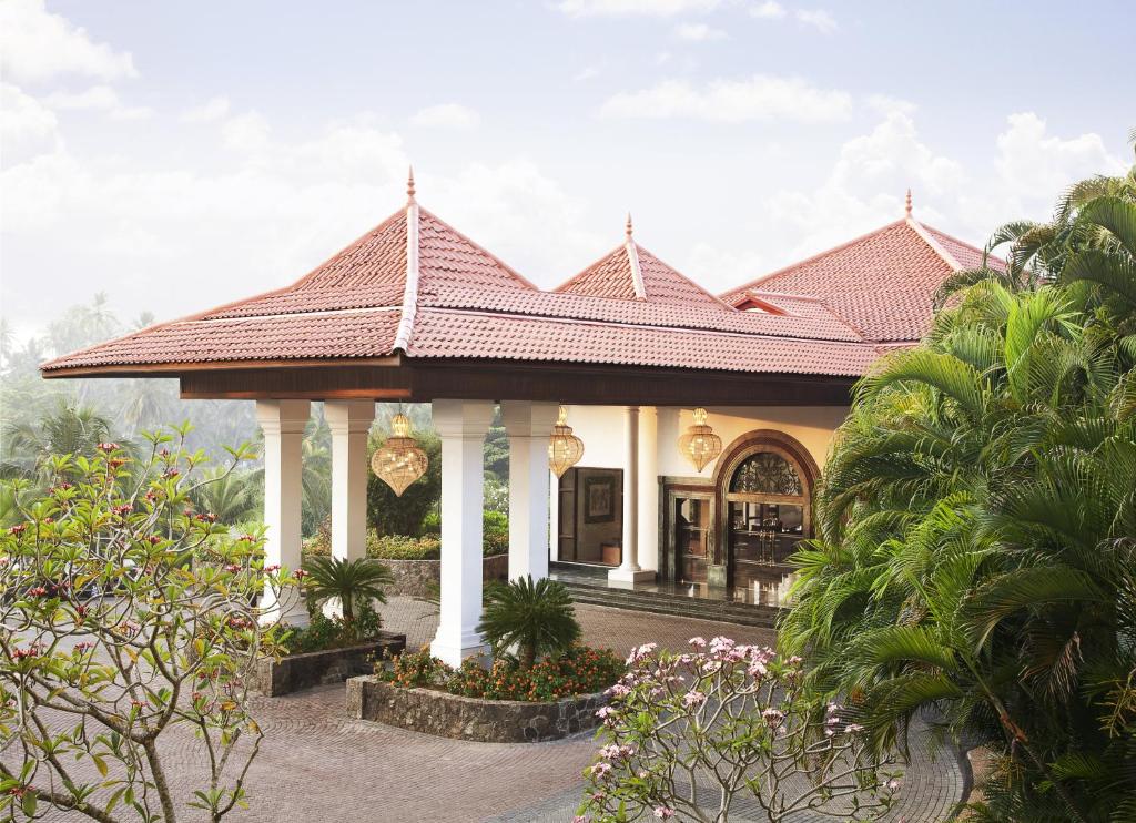 Taj Bentota Resort & Spa photo 2