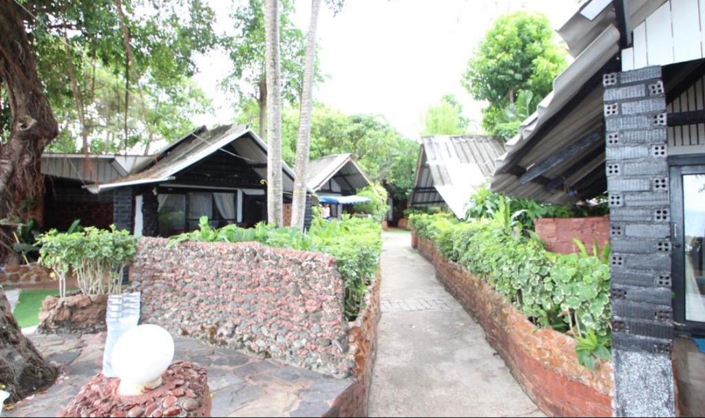 Номер (Стандартное бунгало с кондиционером), Pine Bungalow Krabi