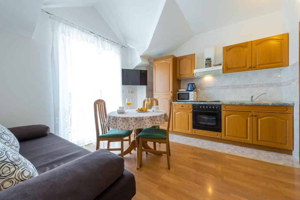 Villa Adria Apartments photo 1