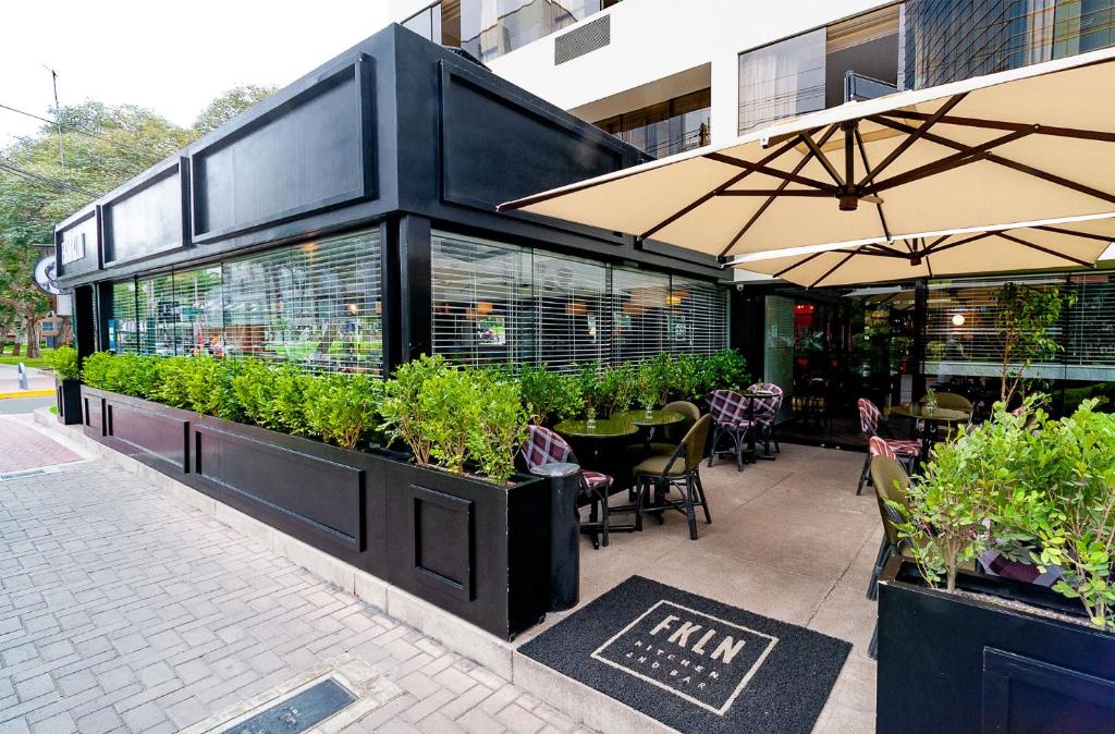Roosevelt Hotel & Suites