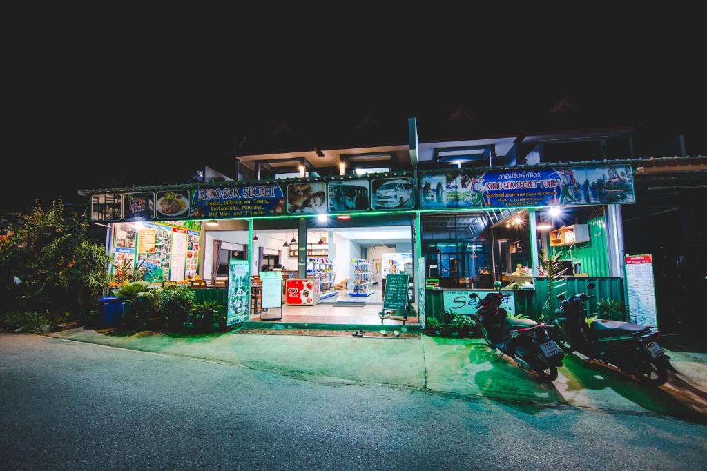 Khaosok Secret Hostel