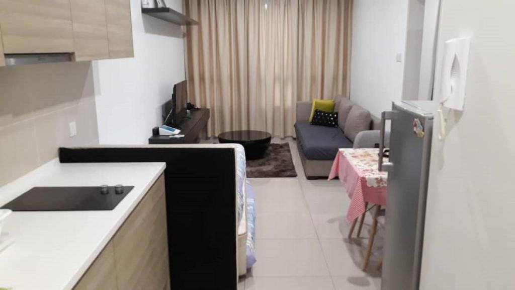 Azalea I Suite I City Homestay photo 4