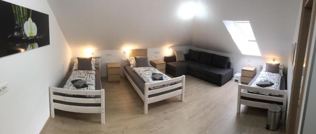 Sobe-Rooms Kvatric photo 1