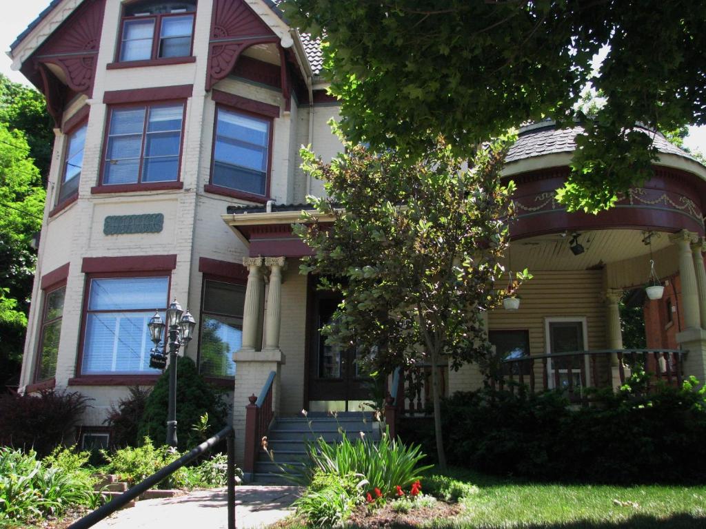 McBayne House photo 2