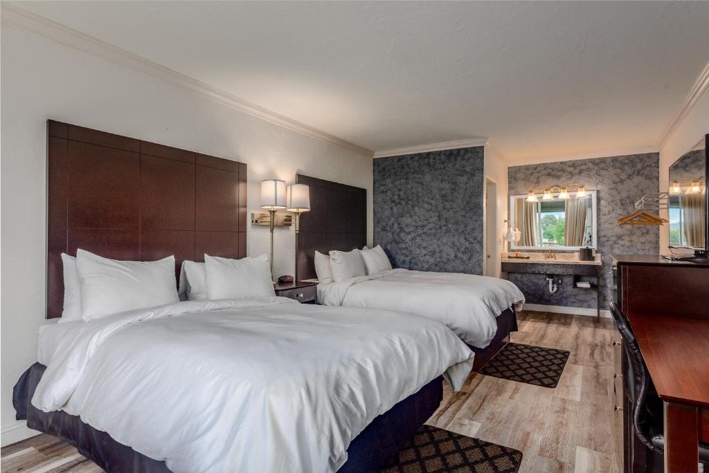 Fairway Inn image