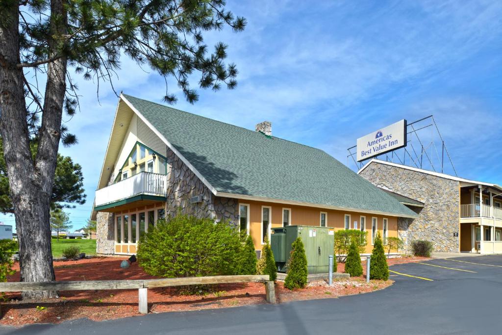 Americas Best Value Inn Plattsburgh image