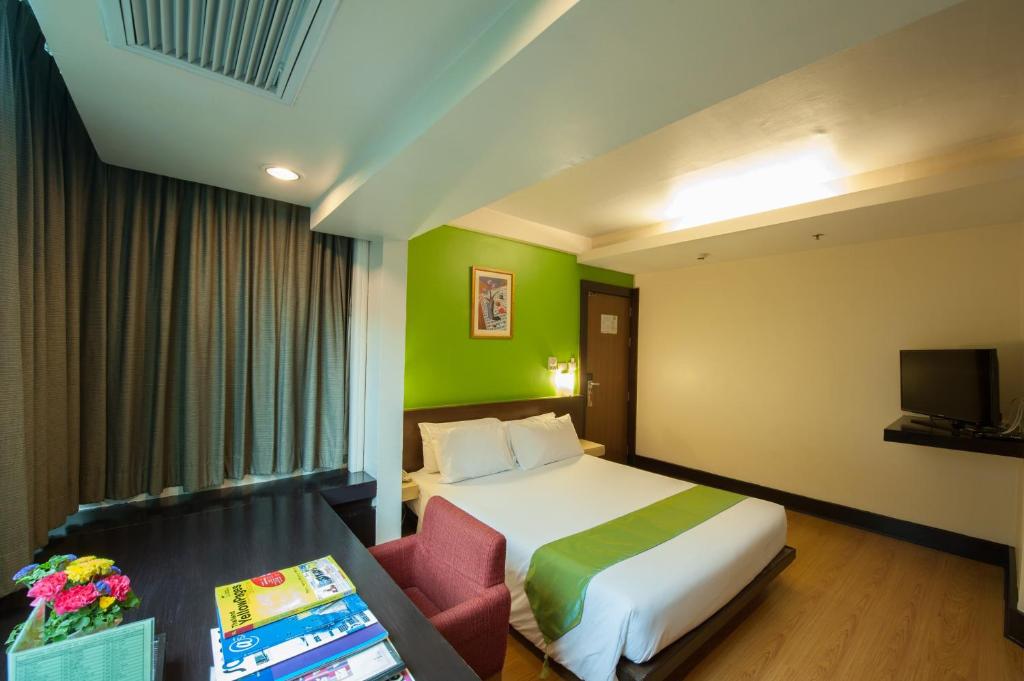 Двухместный (Улучшенный двухместный номер с 1 кроватью), Отель The Seasons Bangkok Huamark