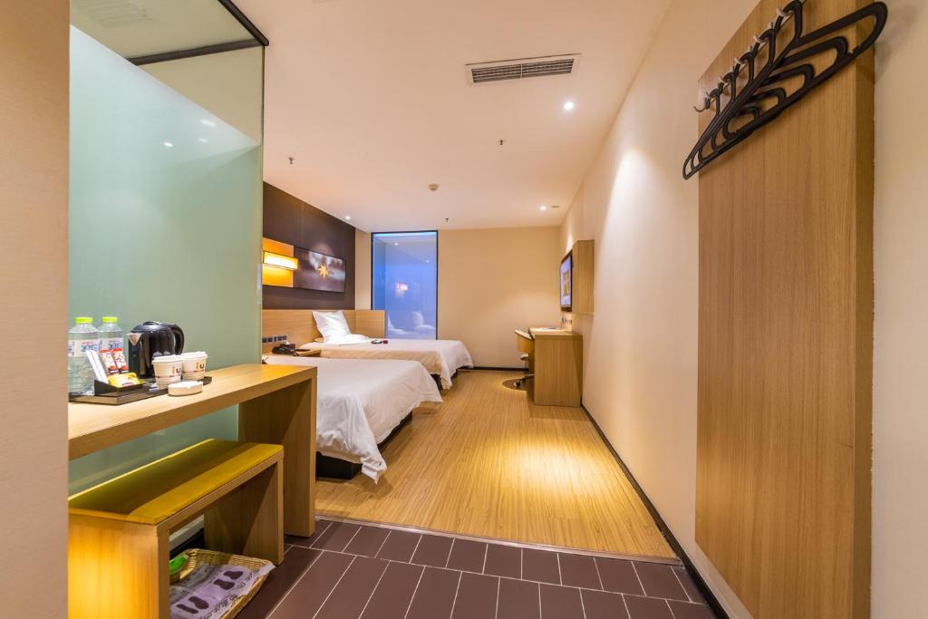 Двухместный (Mainland Chinese Citizens - IU Comfort Twin Room), IU Hotel Chongqing Jiefangbei