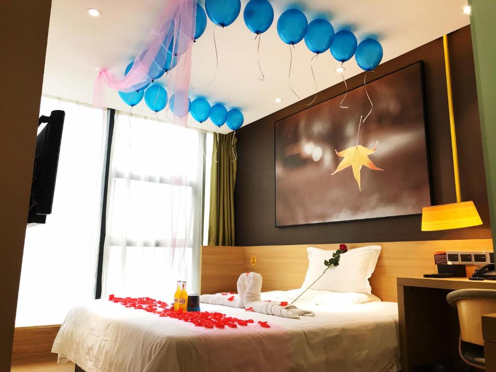 Двухместный (Mainland Chinese Citizens - U Plus Romantic Double Room), IU Hotel Chongqing Jiefangbei