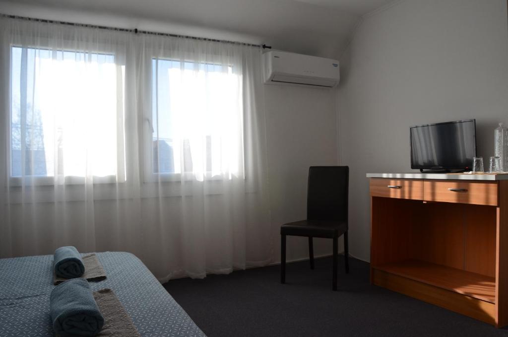 Апартаменты (Апартаменты), Enka apartmani