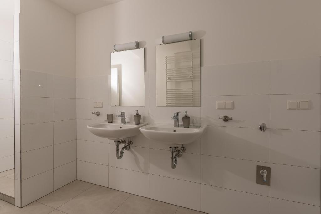 Одноместный (Одноместный номер эконом-класса с общей ванной комнатой), Boutique-Hotel Kronenstuben