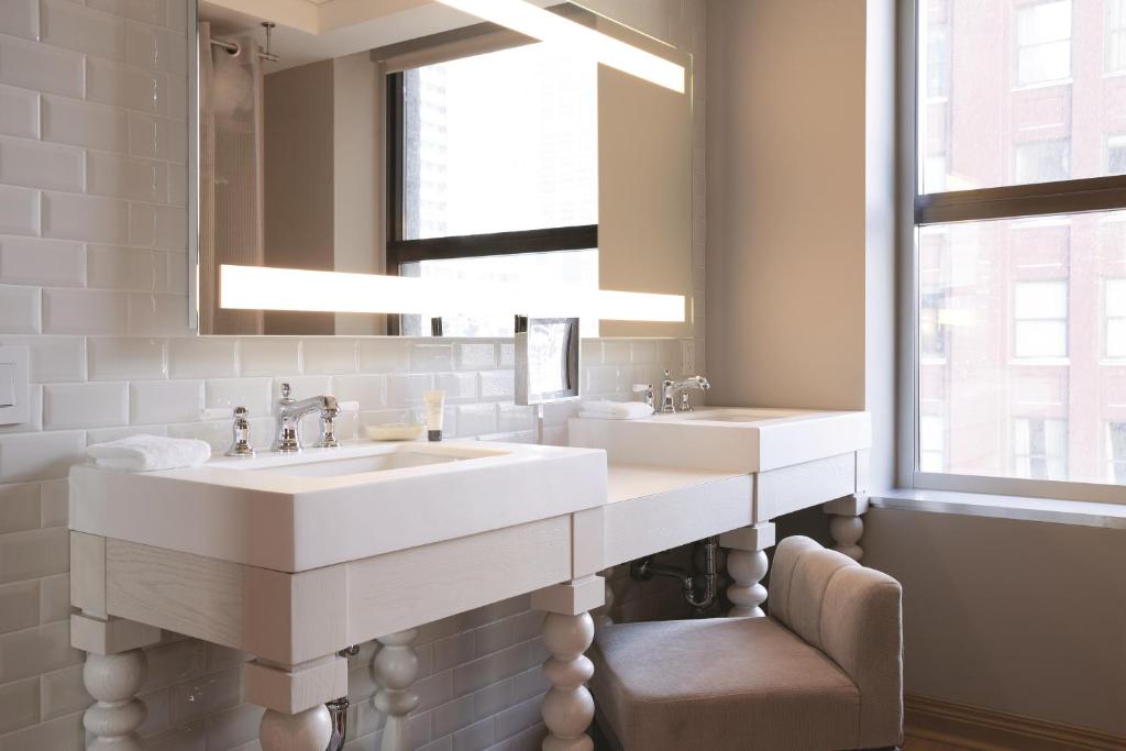 Сьюит (Люкс с 1 спальней), Virgin Hotels Chicago