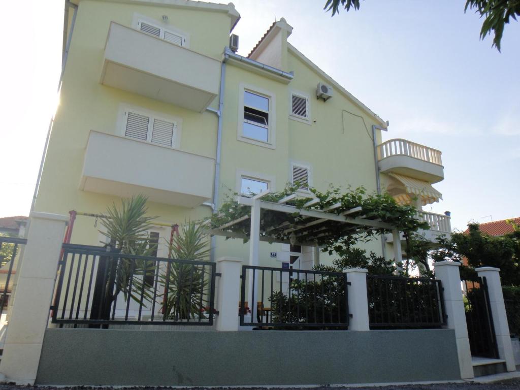 Apartments Roko photo 2