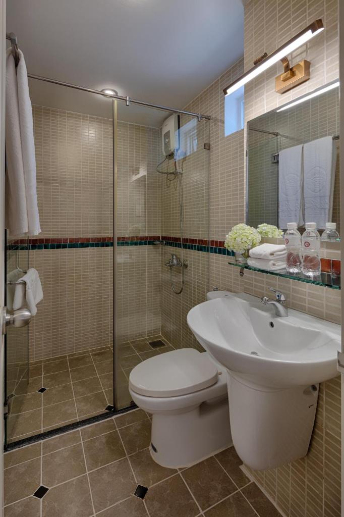 Двухместный (Улучшенный двухместный номер с 1 кроватью), Little Saigon Boutique Hotel