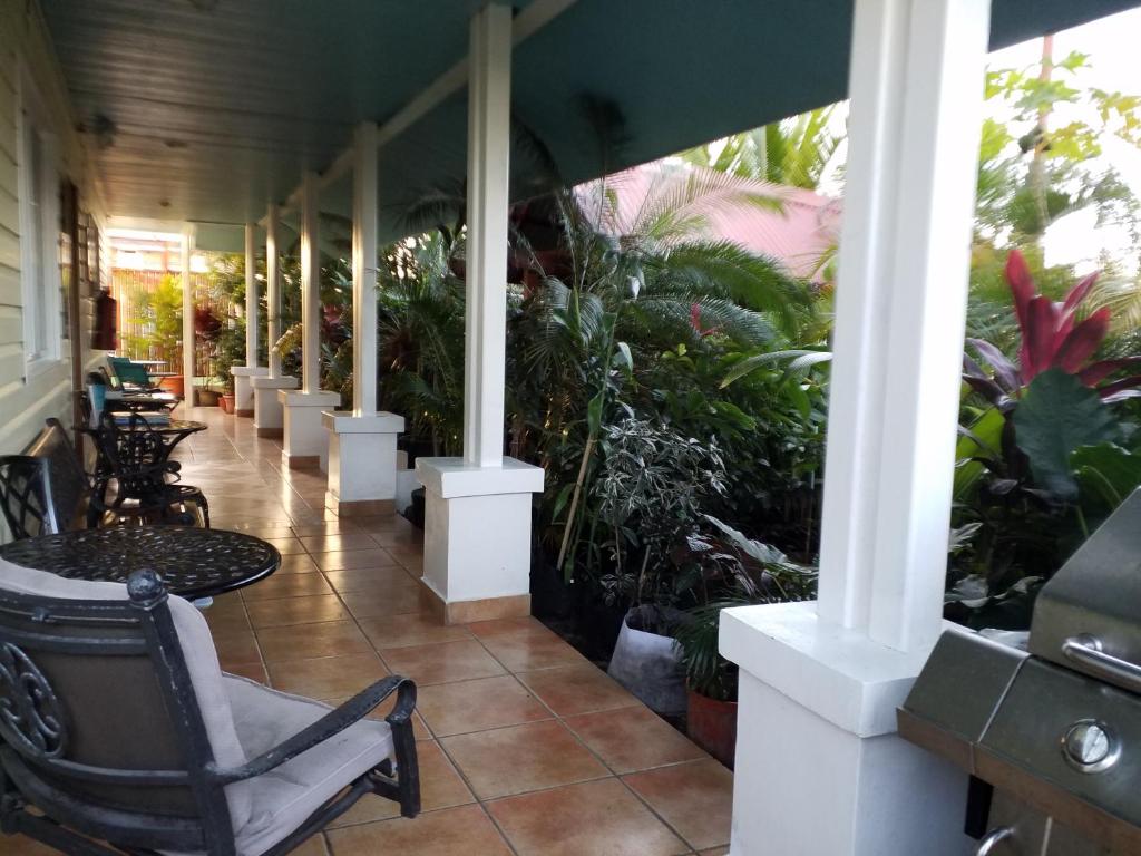 AQUA POINT CONDOS RENTALs photo 3