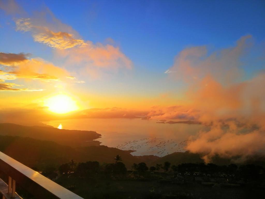 Breezy Tagaytay Condo photo 1