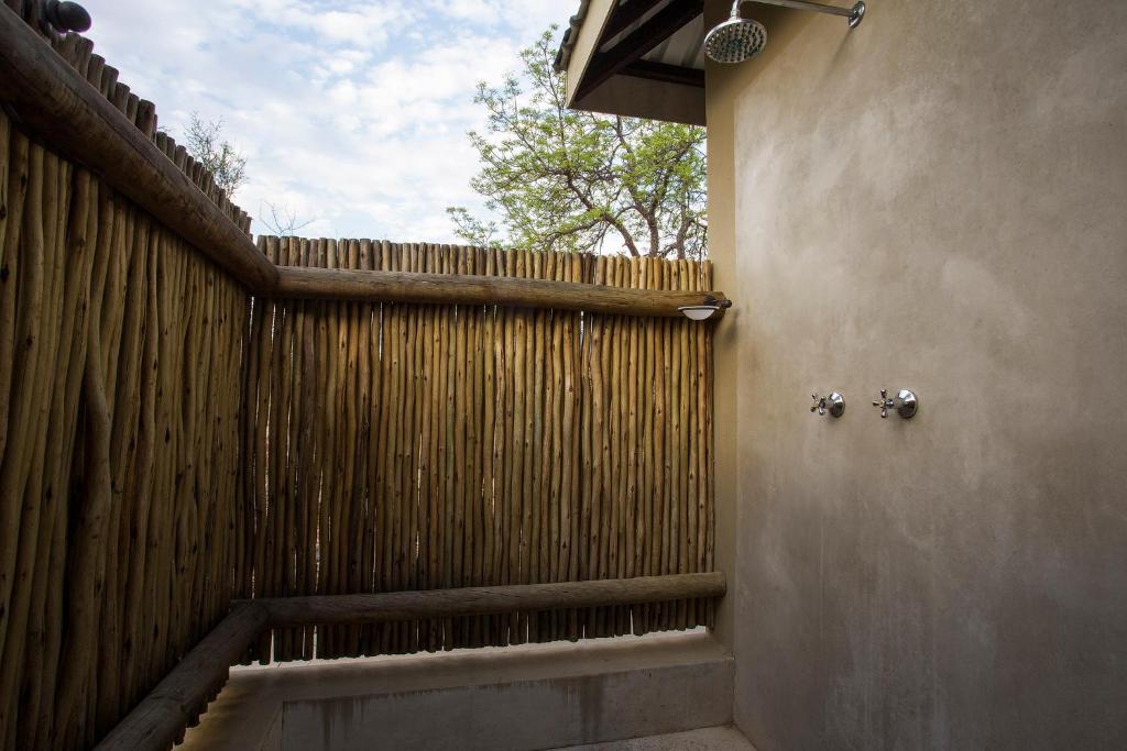 isiLimela Game Lodge photo 4