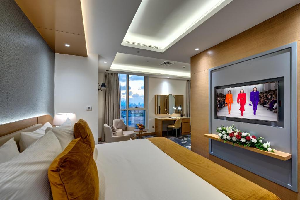 Одноместный (Номер Делюкс с кроватью размера «queen-size» и террасой), Отель The S Hotel Al Barsha