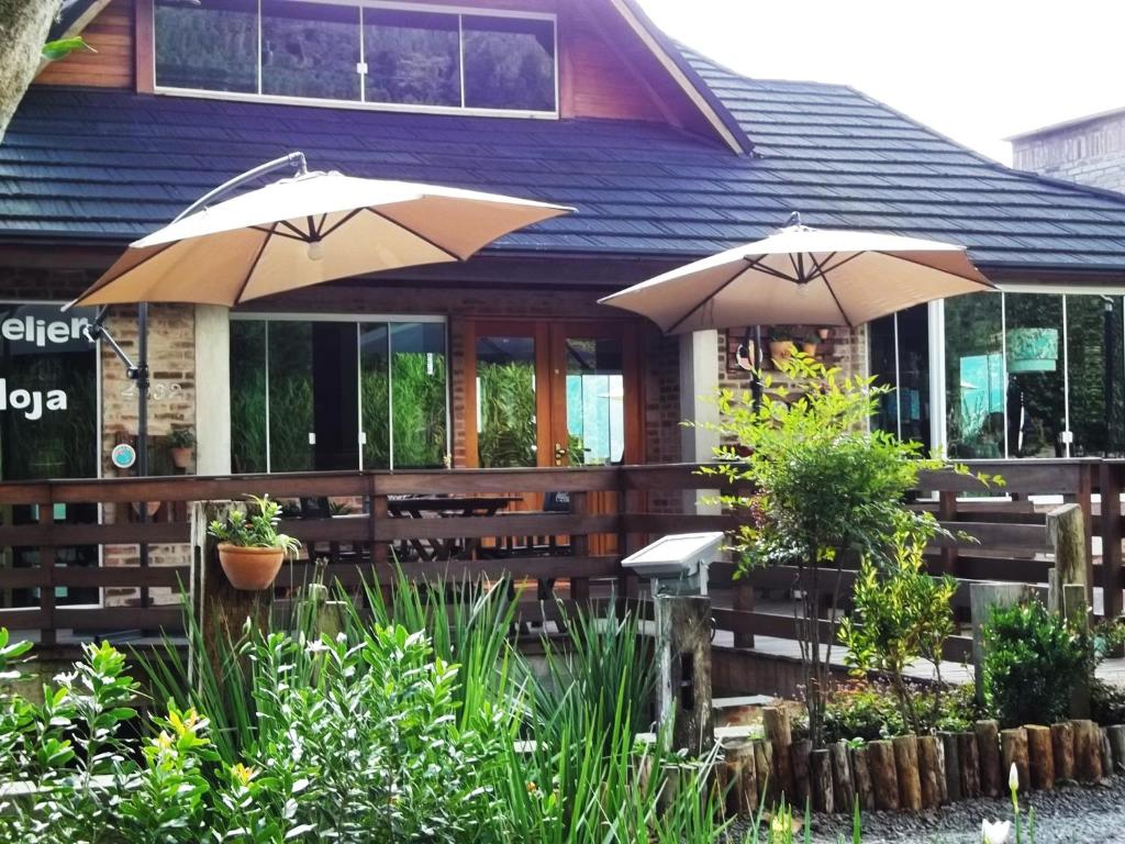Bina's Haus Pousada, Cafeteria e Atelier photo 1